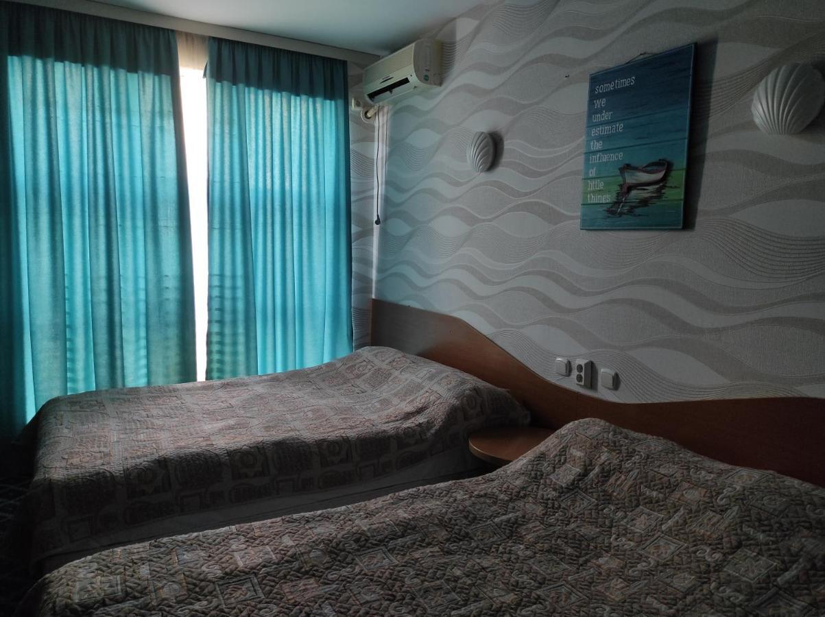 Three Dolphins Hotel Ακτάου Εξωτερικό φωτογραφία