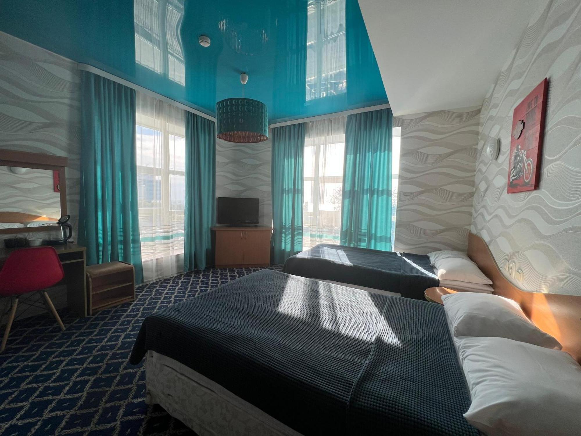 Three Dolphins Hotel Ακτάου Εξωτερικό φωτογραφία